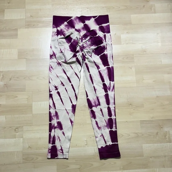 Women's Purple Tie-Dye Leggings - Picture 6 of 6